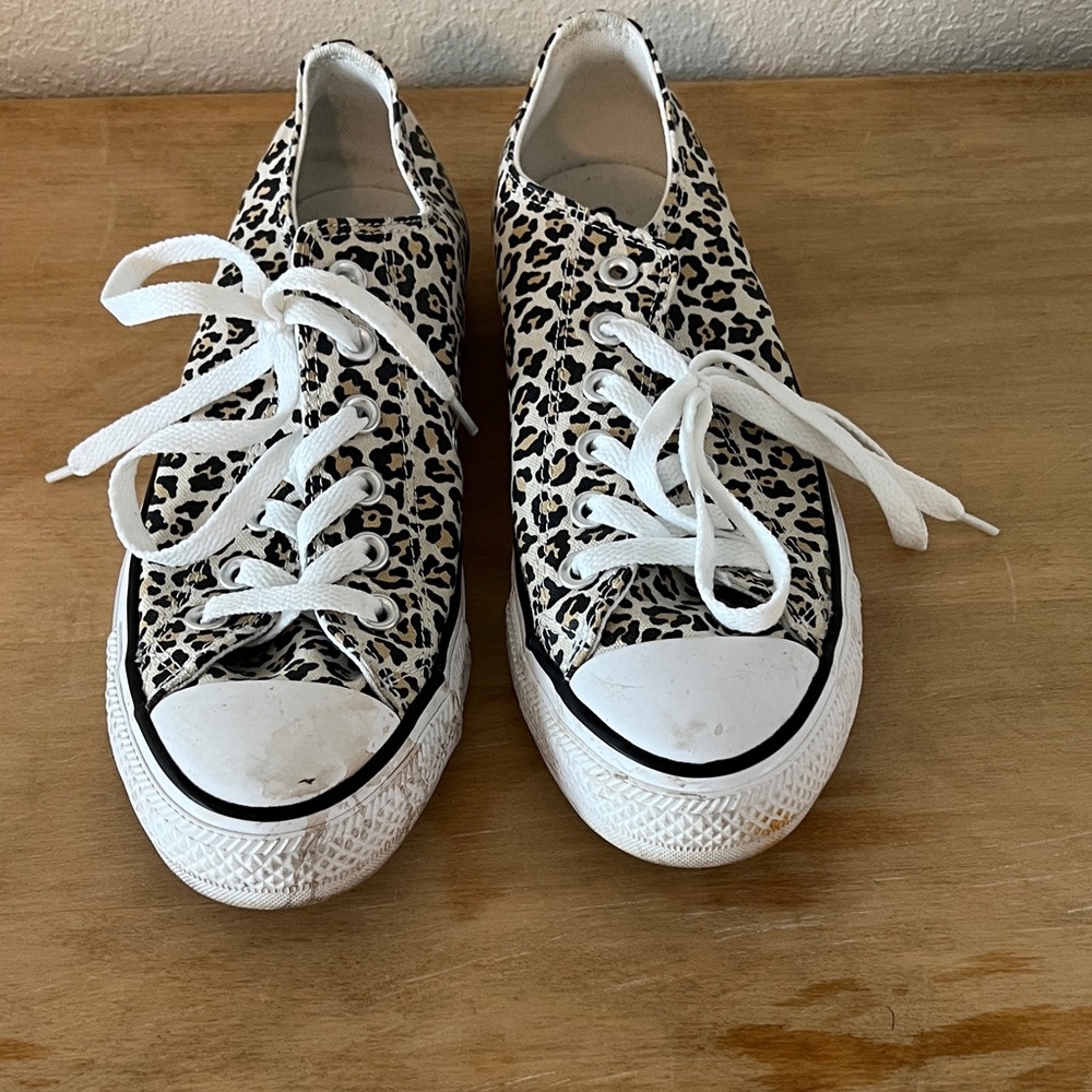 Women’s Converse leopard print size 8.5